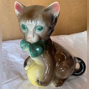 Vintage ceramic Siamese cat vase